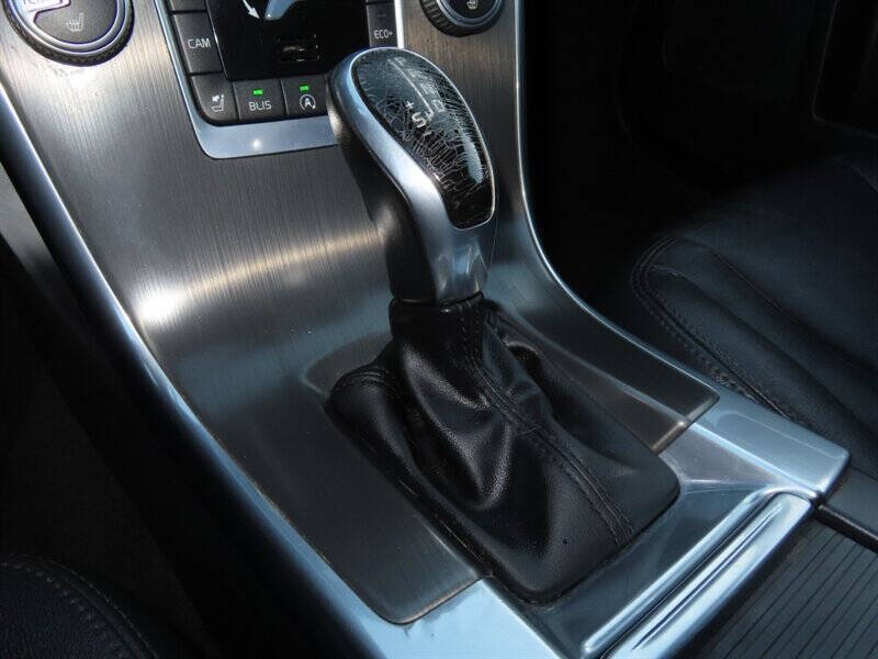 2016 Volvo XC60 T5 Drive-E Premier