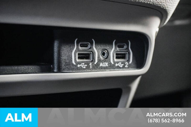 2024 Chrysler Pacifica Plug-In Hybrid Select