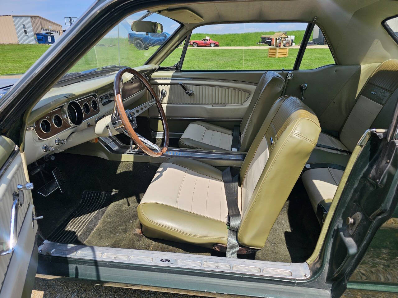 1965 Ford Mustang 114