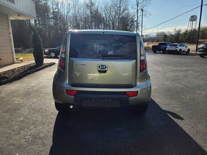 2011 Kia Soul +