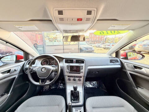 2016 Volkswagen Golf TSI S