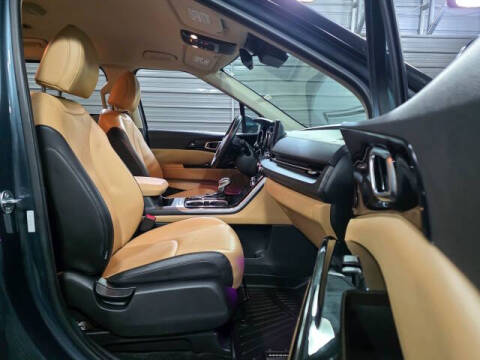 2024 Kia Carnival EX