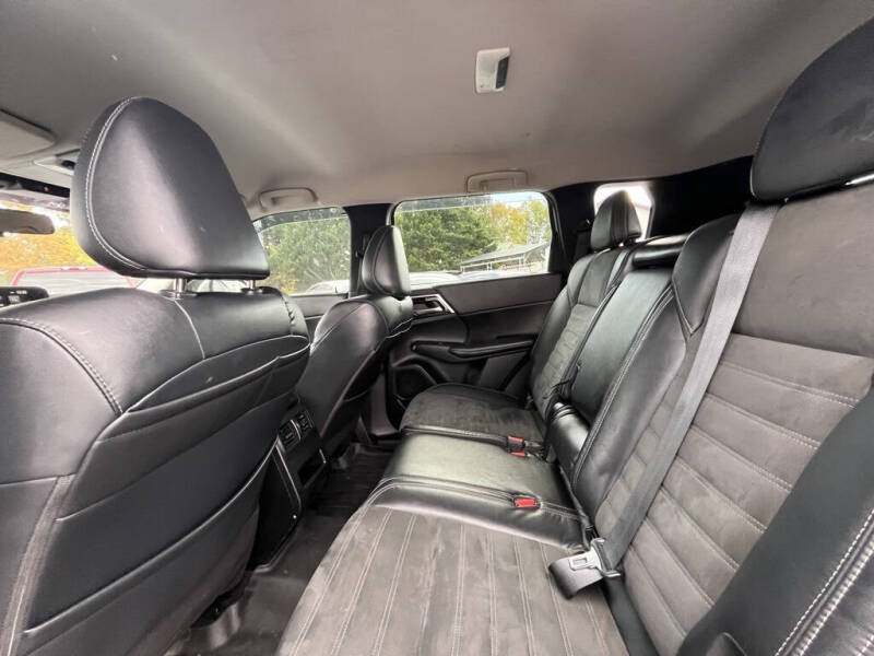 2022 Mitsubishi Outlander SE