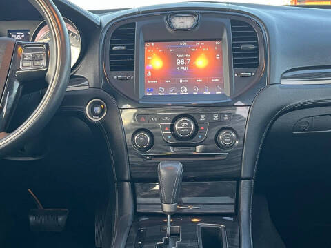 2014 Chrysler 300 C John Varvatos Limited Edition