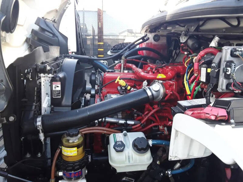 2021 Freightliner M2 106