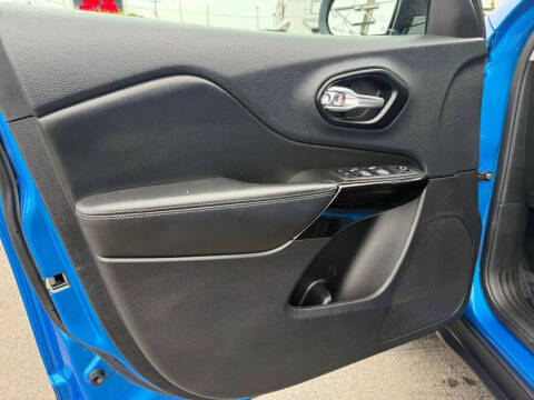 2023 Jeep Cherokee Altitude Lux