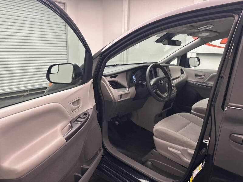 2020 Toyota Sienna L 7-Passenger