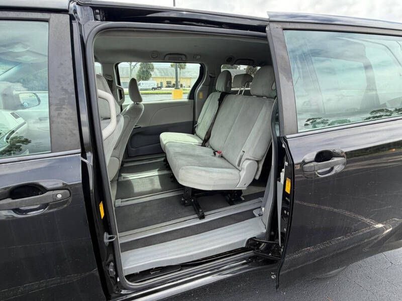 2014 Toyota Sienna L 7-Passenger