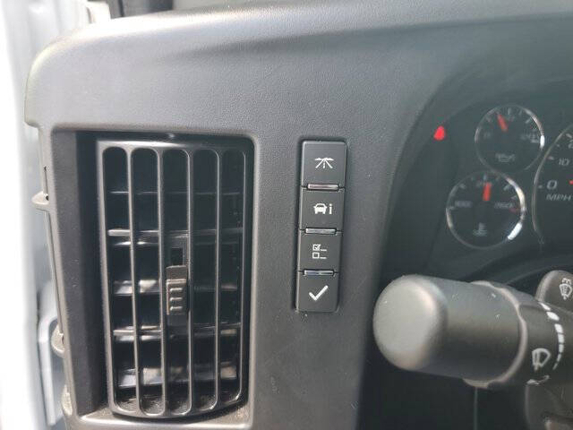 2025 Chevrolet Express LT 3500