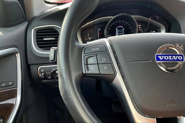 2015 Volvo V60 Cross Country T5