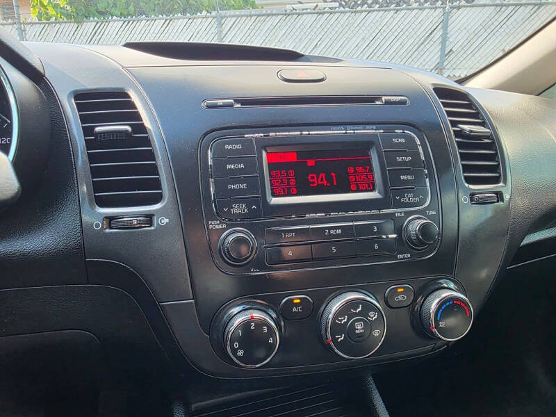 2016 Kia Forte5 LX