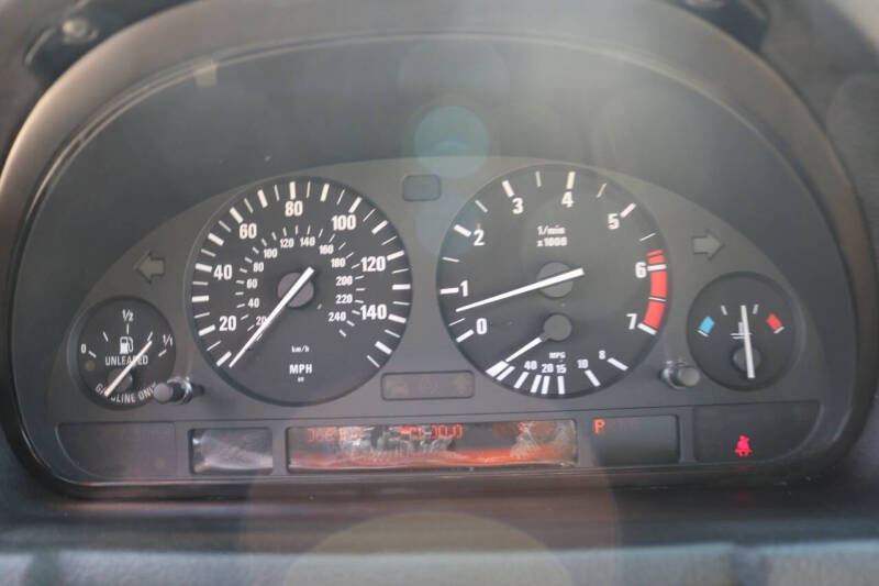 2001 BMW X5 4.4i