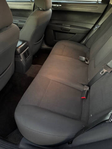 2008 Chrysler 300 LX