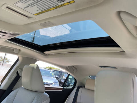2025 Lexus ES 300h