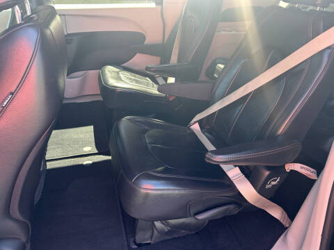 2017 Chrysler Pacifica Touring-L