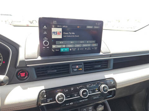 2023 Honda Pilot EX-L w/Rear Captain's Chairs