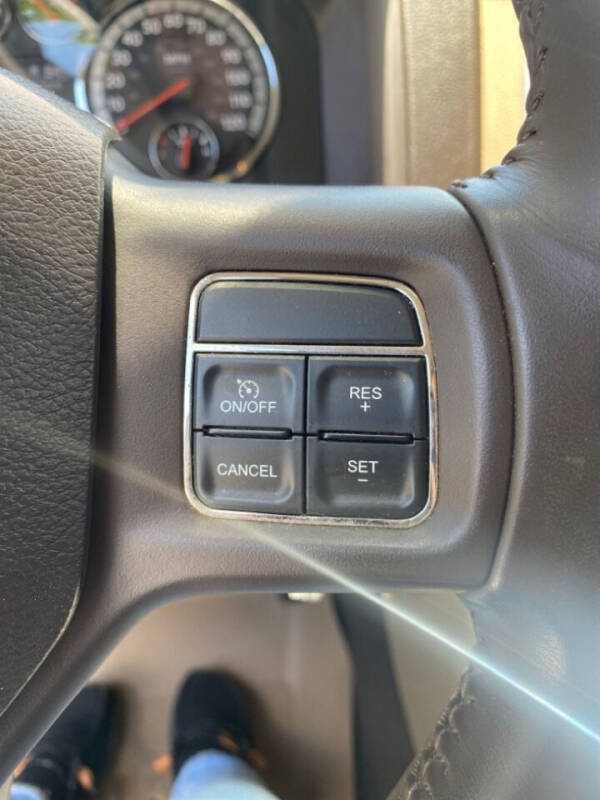 2012 RAM 1500 SLT
