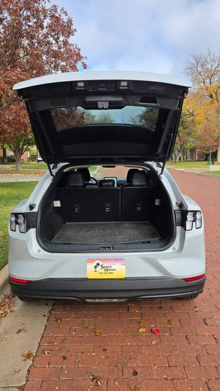 2022 Ford Mustang Mach-E Select