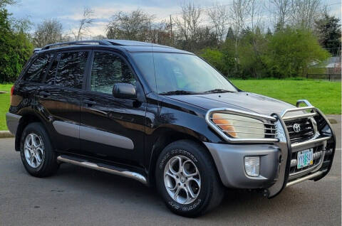 2002 Toyota RAV4 for sale at CLEAR CHOICE AUTOMOTIVE in Milwaukie OR