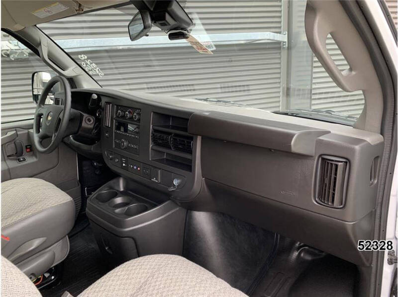 2025 Chevrolet Express 2500