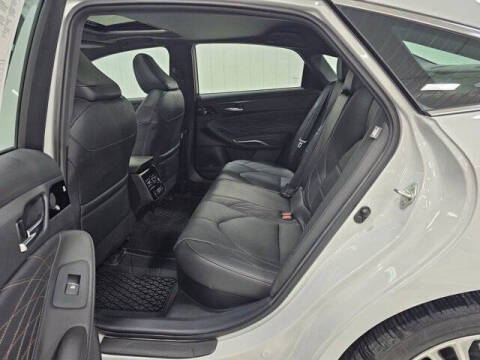 2022 Toyota Avalon Hybrid Limited