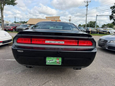 2014 Dodge Challenger SXT