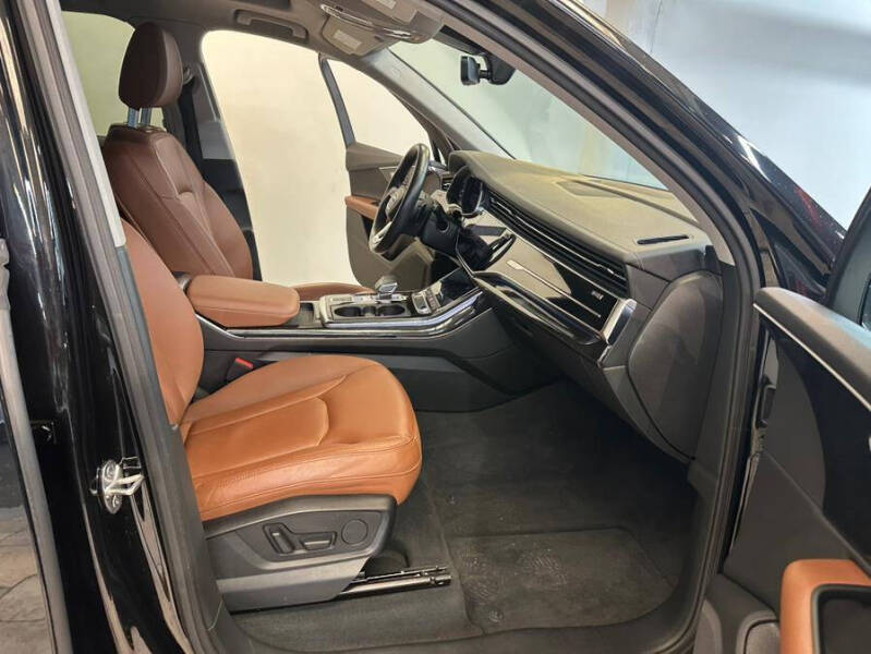 2023 Audi Q7 quattro Premium 55 TFSI