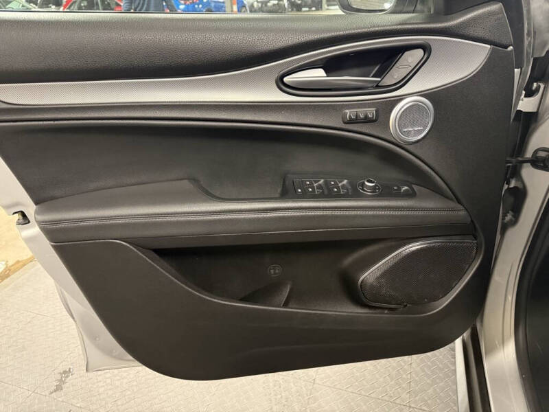 2018 Alfa Romeo Stelvio Sport