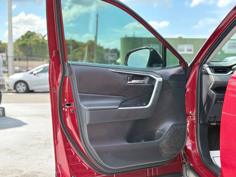 2021 Toyota RAV4 XLE