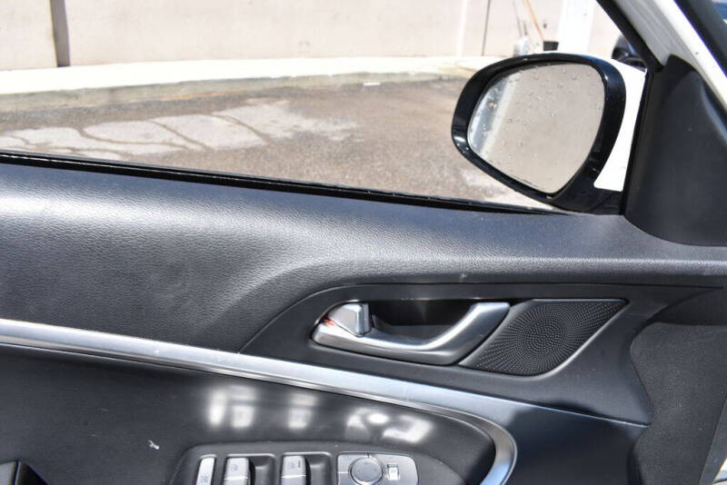 2025 Genesis G70