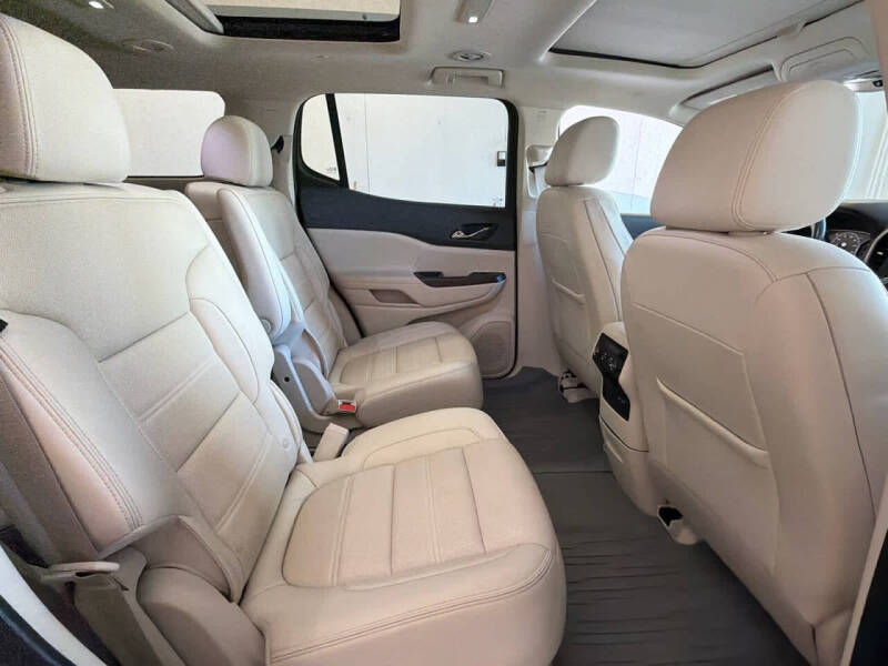2022 GMC Acadia Denali