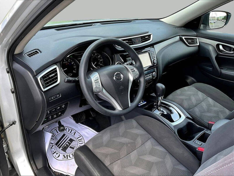 2016 Nissan Rogue SV