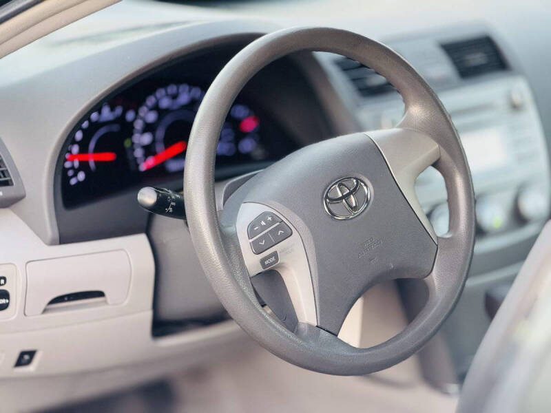 2011 Toyota Camry LE