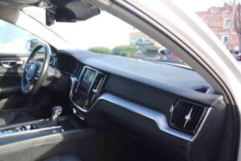 2020 Volvo S60 T5 Momentum