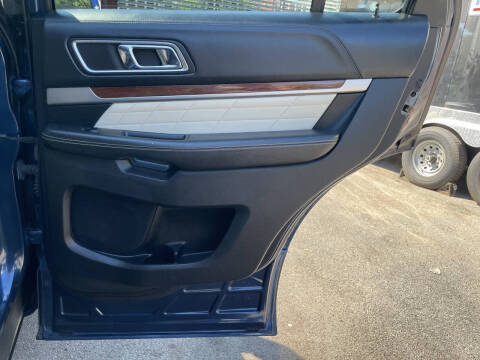 2017 Ford Explorer Platinum