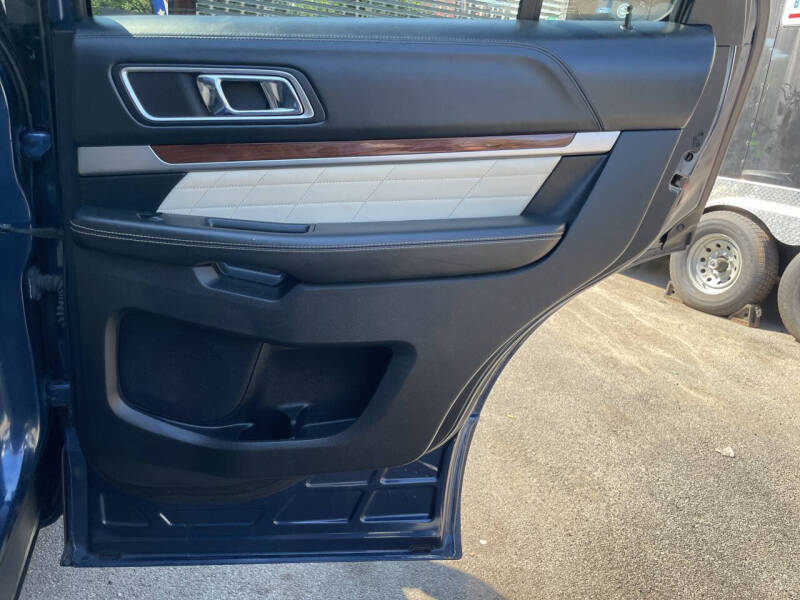 2017 Ford Explorer Platinum