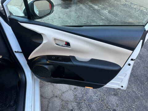 2021 Toyota Prius LE