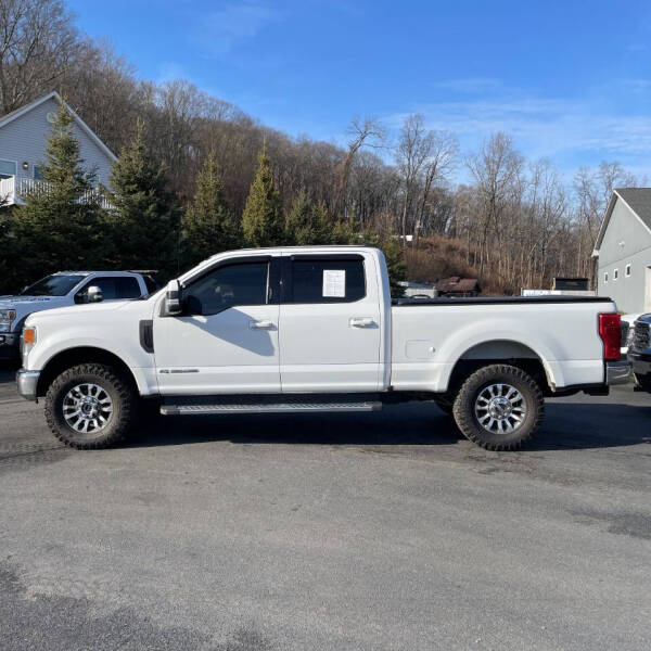 2020 Ford F-250 Super Duty Lariat photo 2