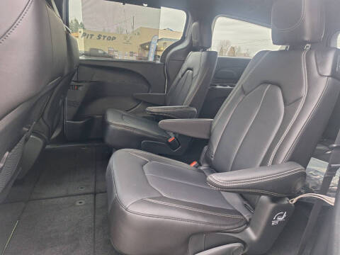 2026 Chrysler Voyager LX