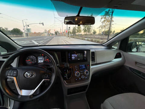 2017 Toyota Sienna L 7-Passenger