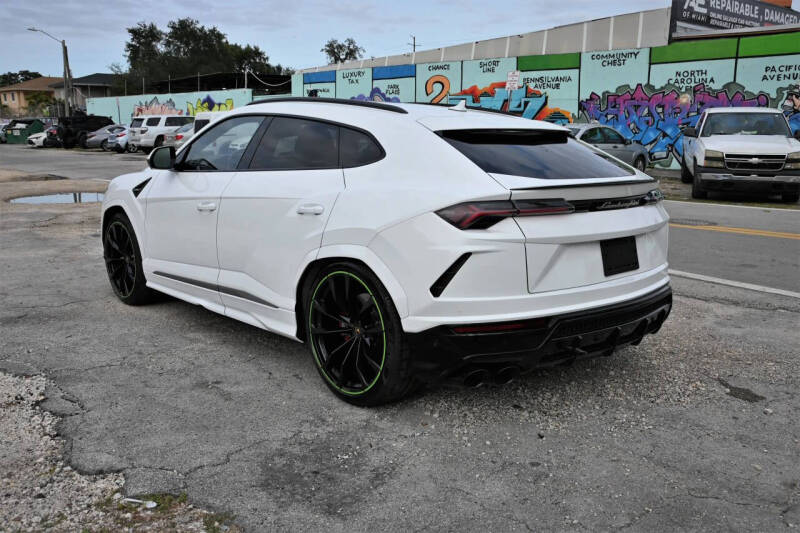 2022 Lamborghini Urus