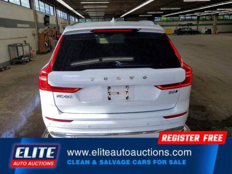 2023 Volvo XC60 B5 Plus Bright Theme