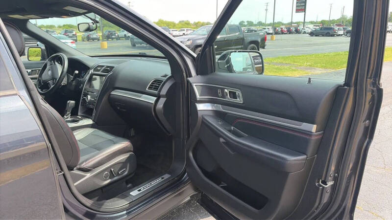 2017 Ford Explorer Sport