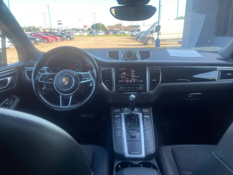2017 Porsche Macan