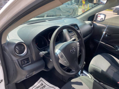 2019 Nissan Versa SV