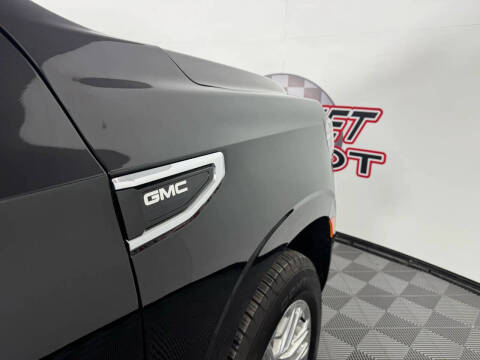 2022 GMC Yukon XL SLT