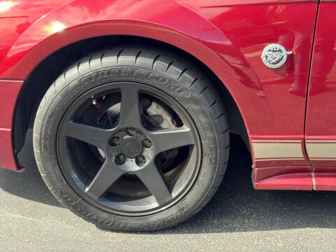 2004 Ford Mustang GT Deluxe