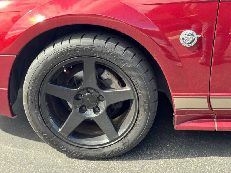 2004 Ford Mustang GT Deluxe