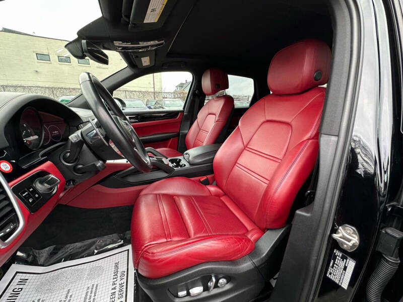 2019 Porsche Cayenne for sale at MAGIC AUTO SALES in Little Ferry NJ