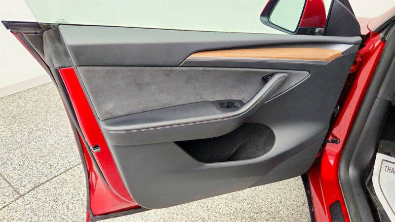 2025 Tesla Model Y Long Range